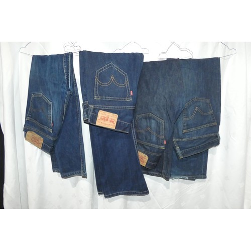 2307 - 4 x various pairs of vintage Levi's Denim jeans - all size 32 inch waist