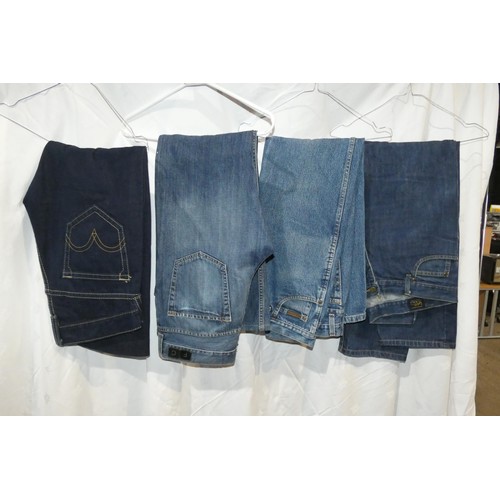 2321 - 4 x various pairs of vintage Denim jeans including 1 x Levi's - all size 32 inch waist