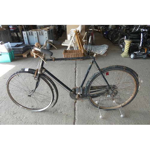 2131 - 1 x vintage BSA bicycle (black painted)