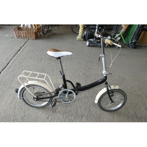 2138 - 1 x Hemingway Design folding bicycle