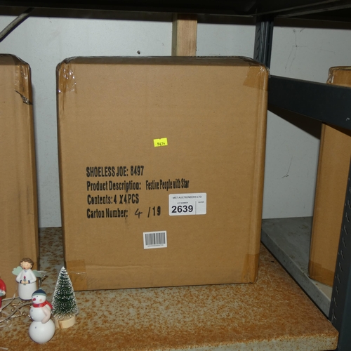 2639 - A box containing 16 sets of festive wooden figures with a star by Shoeless Joe ref 8497