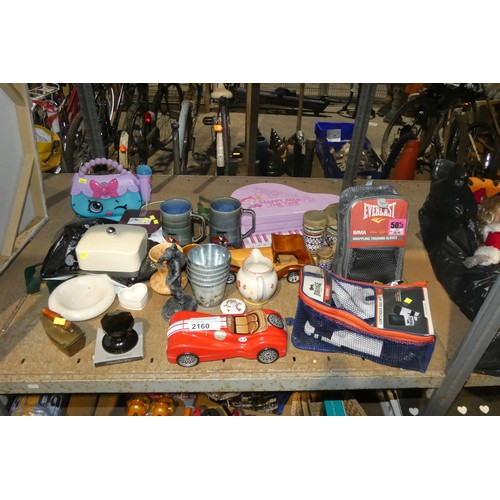 2160 - A quantity of various items including toys, ornaments, 2 x pairs of boxing gloves etc. Contents of 1... 