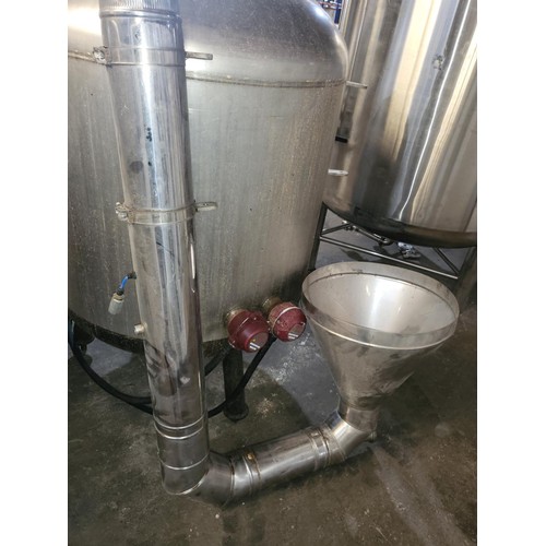 10 - 1 s/s Grundy Hot Liquor tank, single skin, with 3ph Electric immersion, 