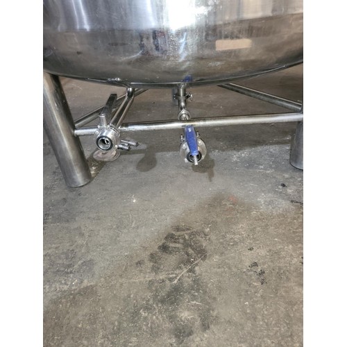 11 - 1 s/s 1000 litre Conditioning tank, or Bright Beer tank,  jacketed and insulated, s/n 20151027, Man.... 