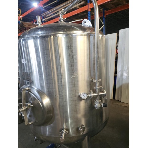 11 - 1 s/s 1000 litre Conditioning tank, or Bright Beer tank,  jacketed and insulated, s/n 20151027, Man.... 