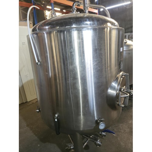 11 - 1 s/s 1000 litre Conditioning tank, or Bright Beer tank,  jacketed and insulated, s/n 20151027, Man.... 