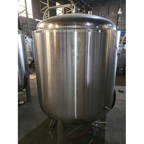 12 - 1 s/s 1000 litre Conditioning tank, or Bright Beer tank, Jacketed and insulated , with hose, s/n 201... 