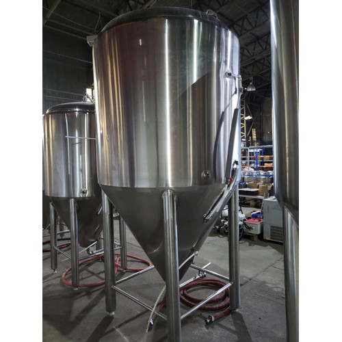 15 - 1 s/s 2000 litre Fermenter , jacketed and insulated, with hose, Plate found, S/N DY20140302, Manufac... 