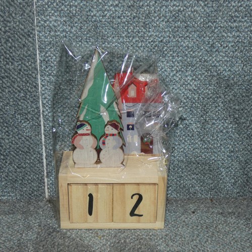 2666 - A box containing 48 wooden cubed advent countdown sets - ref 8495