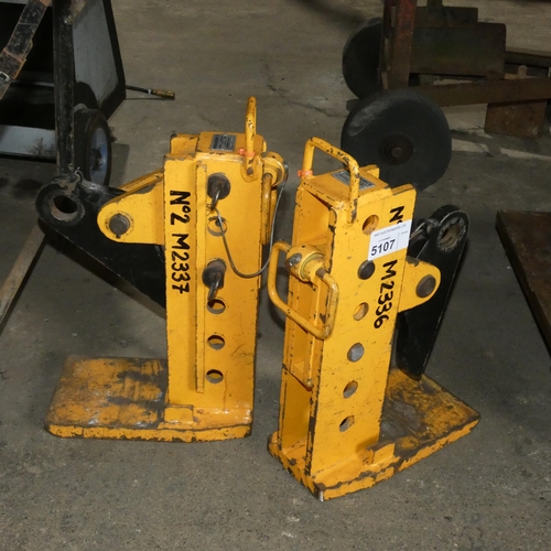 5107 - 2 x horizontal lifting clamps model PDK, load capacity approx 4.5 tons, jaw opening 0-240mm