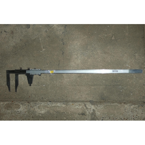 5115 - 2 x vernier calipers (1 at 60cm / 24 inch long and 1 at 100cm long)