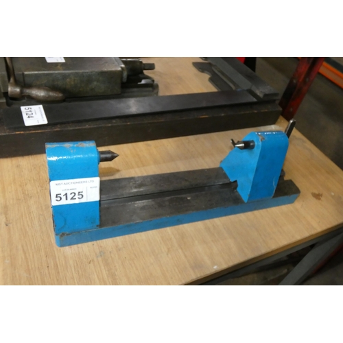 5125 - A set of bench centres, overall approx 19 inch long