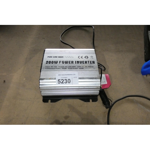 5230 - 1 x Pure sine wave 200w power inverter DC 12v input / AC 240v output