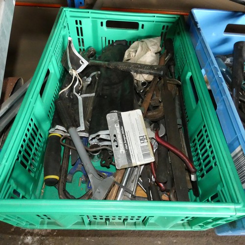 5207 - A quantity of various hand tools. Not practical to list in detail so please view or see photographs ... 