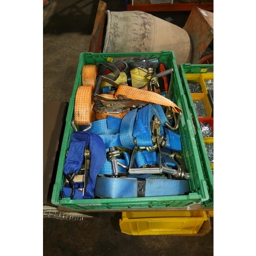 5072 - 1 box containing a quantity of various ratchet straps - Plastic crate is included