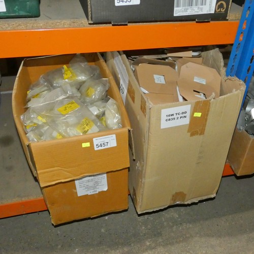 5457 - A quantity of 18w C835 two pin light bulbs and a quantity of Unipart cord clips