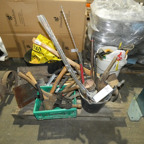 5859 - 1 pallet containing a quantity of various garden hand tools, carriage bolts etc. Not practical to li... 