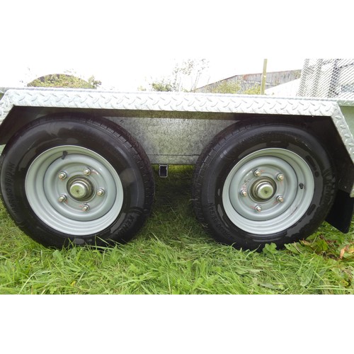 6053 - A 2022 Indespension Plant trailer, twin axle, with drop down ramp, type AD200, 2700KG capacity, bed ... 