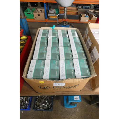 5119 - 16 x boxes of Nitrile size M / 8 green gloves (each box contains 100 gloves)