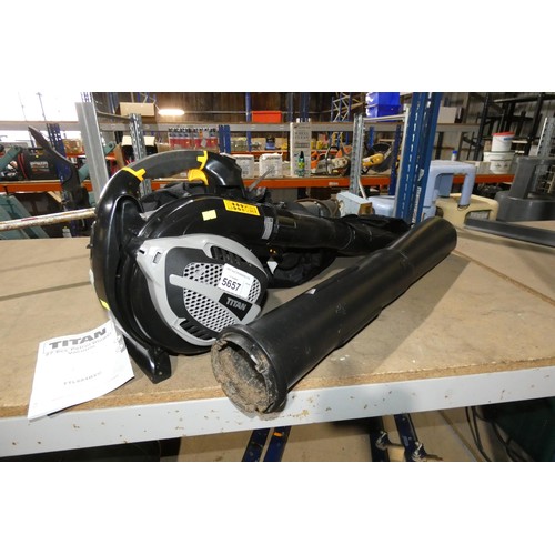 Titan petrol deals leaf blower