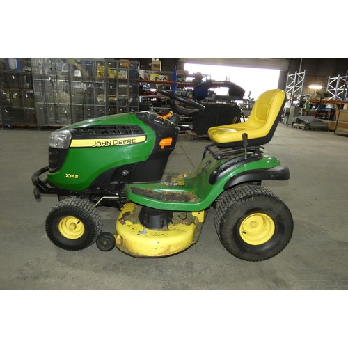 5996 - 1 x John Deere X145 ride on lawn mower with a John Deere 195 500cc petrol engine, digital hour meter... 