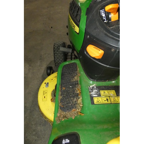 5996 - 1 x John Deere X145 ride on lawn mower with a John Deere 195 500cc petrol engine, digital hour meter... 