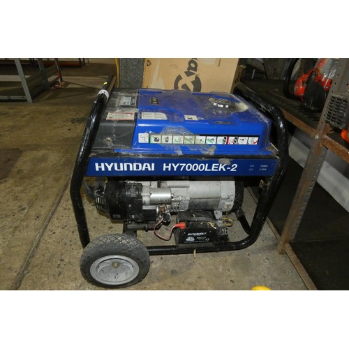 5844 - 1 x Hyundai HY7000LEK-2 petrol engine (16hp / 420cc) electric start generator output 110 / 240v, 5.5... 