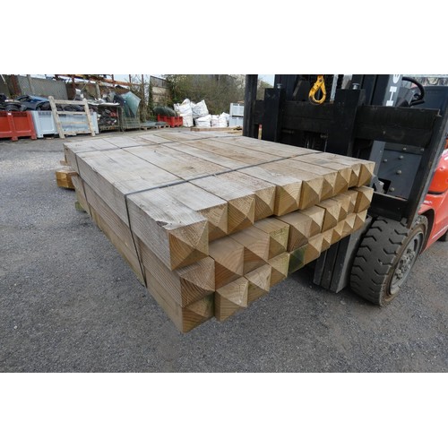 6009 - 30 wooden posts each measuring approximately 10 cm x 10 cm x 120cm - top stack