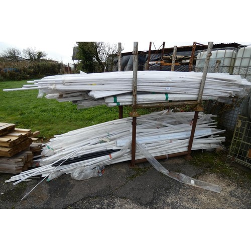 6013 - 2 stillages containing a quantity of mostly 21.5mm overflow waste pipe, lengths vary up to approx 30... 