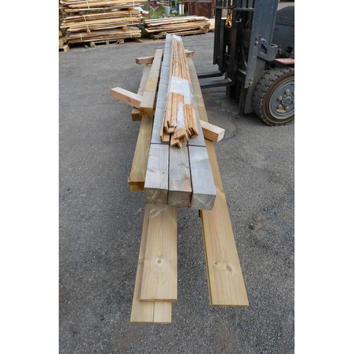 6042 - A quantity of various timber to include 10cm x 10 cm, and a quantity of tongue and groove, lengths v... 