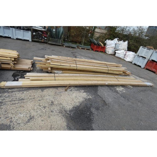 6043 - A quantity of timber comprising of 20cm x 2cm and tongue and groove lengths very up to approximately... 