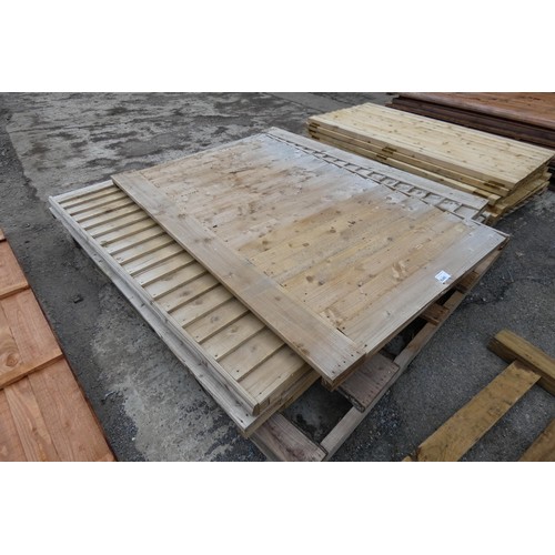 6045 - 1 pallet containing a quantity of fence panels to include 122 x 183 cm and 183 x 183 cm