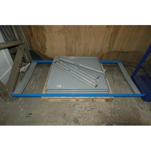 5963 - 1 bay of blue / grey metal boltless stores type racking comprising 2 x uprights at 213cm high / 92cm... 