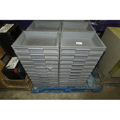 5877 - 24 x grey plastic stacking trays each approx 40 x 30 x 7cm high