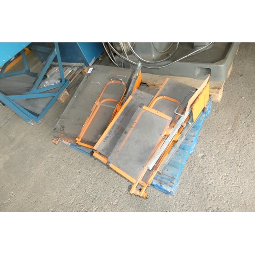 5885 - 4 x machine guards (to fit 3000 size machine)