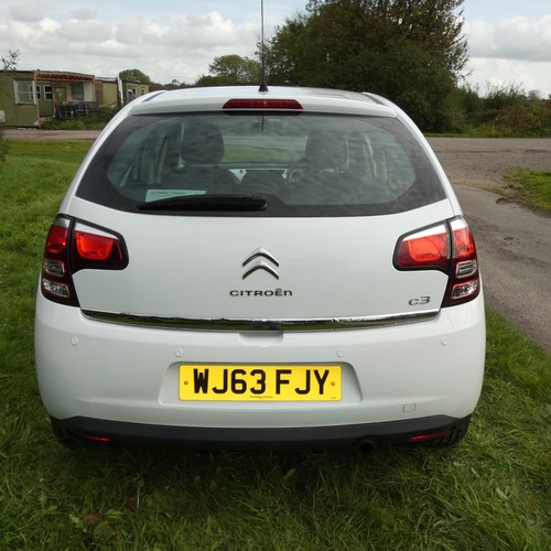 8 - Citroen C3 Selection Special Ed. 1.2VTI 5 dr hatchback White, reg: WJ63 FJY, 1st reg 28/09/2013, 5 s... 