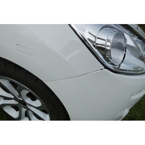 8 - Citroen C3 Selection Special Ed. 1.2VTI 5 dr hatchback White, reg: WJ63 FJY, 1st reg 28/09/2013, 5 s... 