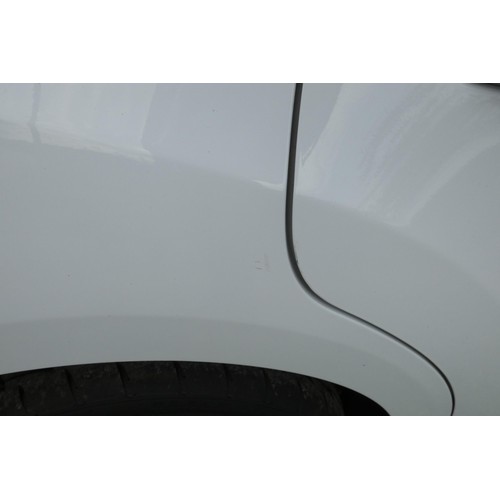 8 - Citroen C3 Selection Special Ed. 1.2VTI 5 dr hatchback White, reg: WJ63 FJY, 1st reg 28/09/2013, 5 s... 