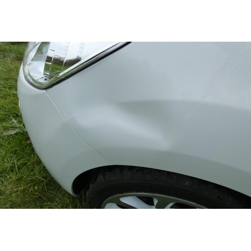 8 - Citroen C3 Selection Special Ed. 1.2VTI 5 dr hatchback White, reg: WJ63 FJY, 1st reg 28/09/2013, 5 s... 