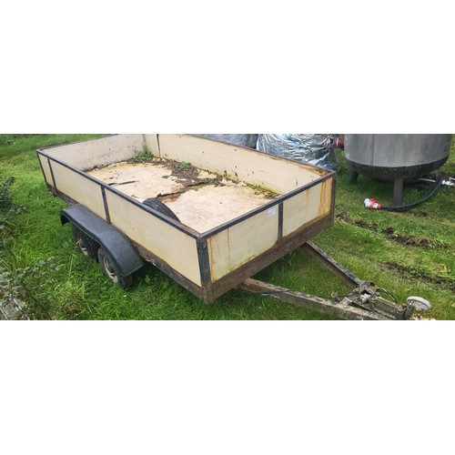 6062 - A double axle un-braked trailer, body size approx 275 x 127cm and sides are approx 30cm high (approx... 