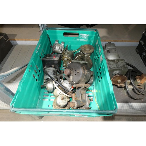 5589 - A quantity of various electric motors etc. Please note that the two plastic crates are not included