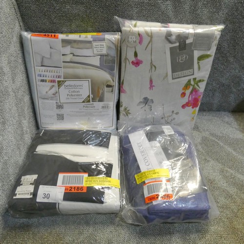 30 - 3 x various duvet cover sets and 1 x sheet - all super king size. Details as per the photograph