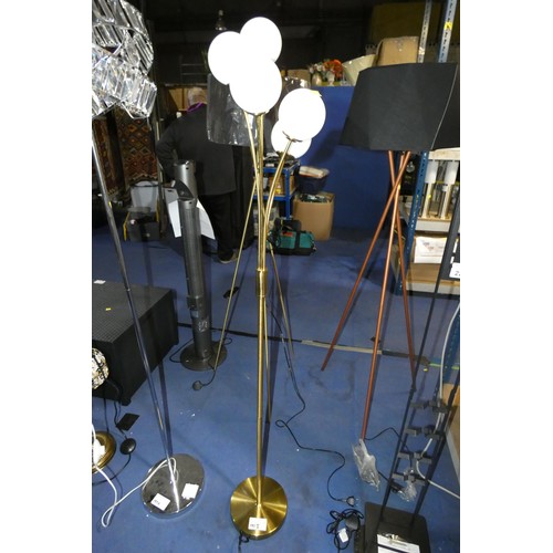 197I - A floor standing lamp with 5 x globe light shades