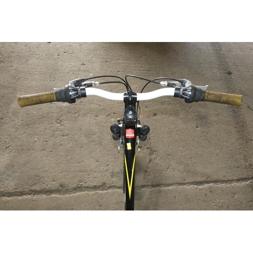 2117 - 1 x Specialized Hotrock child's mountain bike - 24 inch