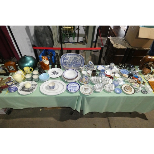 3238 - A blue & white Willow patterned meat plate and a large quantity of miscellaneous decorative teaware,... 