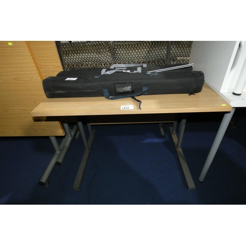 1458 - A metal framed desk with a wood effect top measuring approx 100cm x 80cm