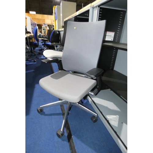 1468 - 1 x Ahrend grey upholstered office swivel chair