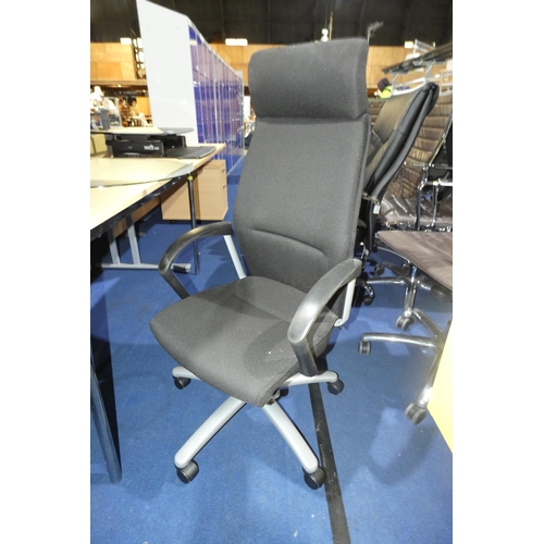 1473 - 1 x black upholstered office swivel chair