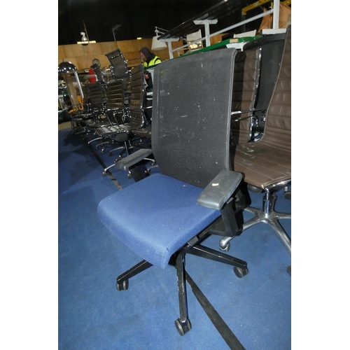 1475 - 1 x Haworth office swivel chair with black mesh back panel