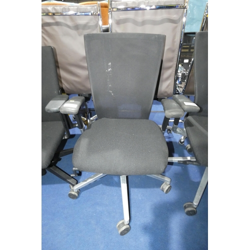 1528 - 1 x Sidiz office swivel chair with black fabric upholstered seat and black mesh back